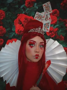 Queen Of Hearts Makeup Halloween, Red Hair Halloween Costumes Ideas, Halloween Red Hair, Red Queen Makeup, Hearts Makeup, Queen Of Hearts Makeup, Disney Character Makeup, Heart Costume, Queen Of Hearts Costume