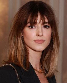 French Shag, Straight Bob With Bangs, Fine Hair Bangs, Dinner In London, London Hair, Hair 2024, Hair Color And Cut, Fall Hair Colors