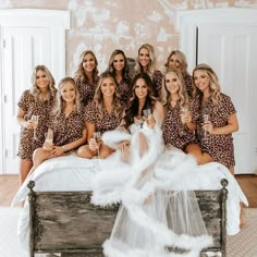 Bridesmaid Get Ready Outfit, Bridal Party Getting Ready, Wedding Night Lingerie, Bridal Preparation, Bridal Party Outfit, Bridal Bachelorette Party, Wedding Picture Poses, Bridal Party Photos, Wedding Chicks