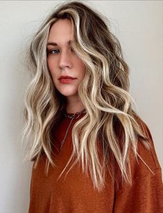 Money Piece Hair, New Hair Color Trends, Money Piece, Summer Hair Color For Brunettes, Hair Makeover, Brown Blonde Hair, Long Blonde, Tone Hair, Summer Hair Color