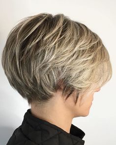 15 Layered Inverted Bob Haircut Ideas That Look Amazing Short Layered Inverted Bob, Layered Inverted Bob Hairstyles, Layered Inverted Bob, Short Stacked Hair, Inverted Bob Haircuts, Tan Skin Blonde Hair, Trendy Bob, Short Layered Bob Hairstyles, Stacked Haircuts