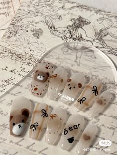 Korean Bear Nails, Kawaii Bear Nails, Fall Bear Nails, Cute Bear Nail Art, Cute Brown Nail Designs, Bear Themed Nails, Korean Autumn Nails, Beige Aesthetic Nails, Kawaii Fall Nails