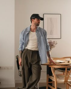 Simple 🎞️ | Instagram Spring Man Outfit, Mens Clothing Styles Classy, Minimalistic Outfits Men, Mens Photoshoot Outfits, Male Outfit Inspiration, Aesthetic Photo Ideas Men, Men’s Street Style, Male Style Aesthetic, Dress For Men Casual