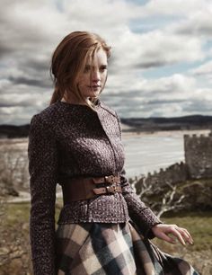 Heritage checks and tweed make for a strong outfit combination, pair with our bold Farah bracelet to complement your look. Mode Style Anglais, English Country Fashion, Dandy Look, English Country Style, Scottish Fashion, Country Fashion, English Style, Winter Mode, Moda Vintage