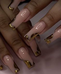 Egypt Nails, Brown And Gold Nails Acrylic, Birthday Nails Gold, Brown And Gold Nails Designs, Gold And Brown Nails, Black And Gold Nails Ideas, Brown And Gold Nails, Gold Nail Set, Sweet 16 Nails