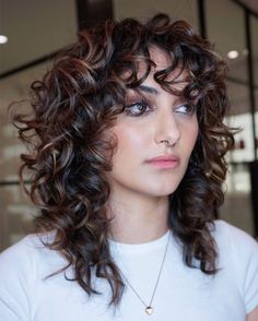 Shag Haircut Ideas, Shoulder Length Waves, Shaggy Hair, Wavy Style, Short Bangs, Haircut Inspiration, Side Swept Bangs