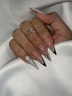 Stilleto Nails Designs, Stiletto Nails Designs, Acrylic Nails Coffin Pink, Bling Acrylic Nails, Acrylic Nails Coffin Short, Square Acrylic Nails, Fancy Nails, Dope Nails, Best Acrylic Nails