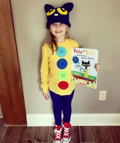 30 Book Week costume hacks that are brilliantly easy | Bounty Parents Storybook Character Day, Childrens Book Character Costumes, Book Characters Dress Up, Pete The Cat Costume, Book Week Ideas, October School