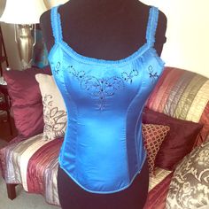 New With Tag Size L Stretches Victoria's Secret Blue Party Top, Victoria's Secret Blue Sleeveless Top, Depop Tips, 2000s Victoria Secret, Sublimation Ideas Projects Inspiration, Sublimation Ideas, Y2k Tops, Diy Fashion Clothing, Aesthetic Stuff