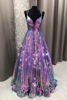 Mode Emo, Long Formal Dress, Prom Dress Inspiration, Cute Prom Dresses, Pretty Prom Dresses, Fairytale Dress, Dress Prom