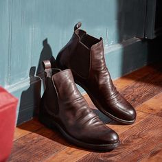 Masculine Brown Chelsea Boots With Round Toe, Mens Short Boots, Alex Trebek, Checkered Shoes, Brown Chelsea Boots, Leather Brogues, Black Chelsea Boots, Leather Chelsea Boots, Mens Vintage