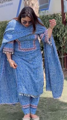 Salwar Lace Designs, Punjabi Suit Designs Boutique, Punjabi Suit Sleeves Design, Lahariya Suit Design, Afgani Suits Design, Lahariya Kurti Design, New Stylish Salwar Suit Design, Cotton Punjabi Suits Designs, Lass Design Suit