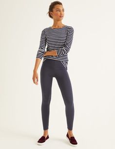 Five Ways to Wear Leggings...in a Totally Elegant Way - Bridgette Raes Style Group Stylish Outfits For Women Over 50, Brown Leggings, Stylish Winter Outfits, Boden Uk, Legging Outfits, I Love Makeup, Fashion Hacks Clothes, Womens Loungewear, Sweatshirt Dress