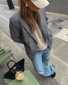 Smart Winter Outfits, Blazer Outfits For Women, Herringbone Blazer, Paris Mode, Mode Inspo, How To Pose, Blazer Outfits, Autumn Outfit, Outfit Inspo Fall