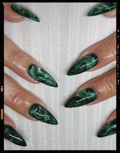 Emerald Green Nails Emerald Green Design Nails, Cool Green Nail Designs, Black Nail Green Tip, Emerald Jade Nails, Emerald Green Nails With Gold Accent, Phthalo Green Nails, Emerald Green Valentines Nails, Forest Green Stilleto Nails, Green Stelito Nails