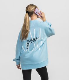 SSCO_W_Happy_Thoughts_Puff_Print_Sweatshirt_Crewneck_Sweatshirts_Crystal_Lake_1 Erin Gray, Focus On The Good, Resort Shirt, Puff Print, Southern Shirts, Crystal Lake, Print Sweatshirt, Happy Thoughts, Split Hem