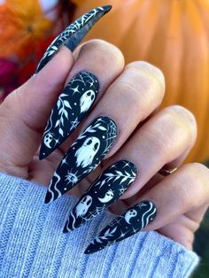 Black Halloween Nails, Horror Nails, Fake Nails Designs, Halloween Acrylic Nails, Cute Halloween Nails, October Nails, Goth Nails