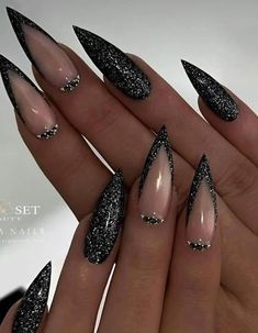 Pink Stiletto Nails, Black Nails With Glitter, Long Stiletto Nails, Long Nail Designs, Stiletto Nails Designs, Makijaż Smokey Eye, White Nail, Nail Designs Glitter, Silver Nails