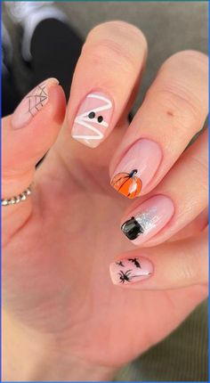 Eyeliner Inspiration, Eyeshadow Colorful, Eyeliner Colorful, Colorful Eyeliner, Eyeliner Ideas, Holloween Nails, Makeup Colorful, Eyeshadow Ideas, Halloween Nails Easy