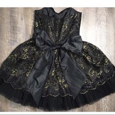 Betsy Johnson Party Dress. Never Worn. 40th Bday Ideas, Gold Wedding Dress, Betsey Johnson Dresses, Betsy Johnson, Dresses Party, Bday Ideas, Betsey Johnson, Strapless Dress, Victorian Dress