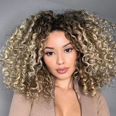 Columinous Curly Hairstyle with ASh and Sandy Blonde Highlights Curly Blonde Highlights Balayage, Coloured Curly Hair, Blonde Balayage Curly Hair, Colors For Curly Hair, Hair Colors For Curly Hair, Curly Blonde Highlights, Creamy Blonde Balayage, Blonde Highlights With Lowlights