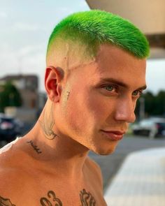 Skater Hairstyles, Green Hair Men, High Skin Fade, Helmet Hair, Mens Hair Colour, Side Swept Hairstyles, Spiky Hair, Men Hair Color