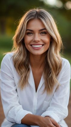 Womens 30s Hairstyles, Medium Hair Framed Face, Perfect Hair Length, Women’s Mid Length Haircuts 2023, Mid Length Haircuts Thick Hair, Cute Mid Length Haircut For Thick Hair, Haircut Inspo Medium Length, Messy Medium Length Hair, Mid Length Haircut For Thick Hair With Layers