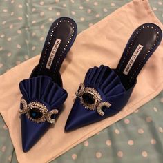 Blue Mules, Gift Baskets For Women, Pretty Shoes Sneakers, Classy Shoes, Bling Shoes, Blahnik Shoes, Manolo Blahnik Shoes, Unique Shoes, Pretty Shoes