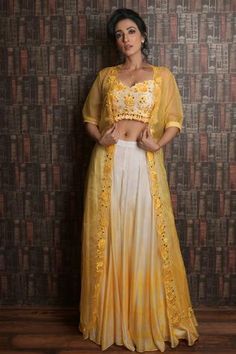 Shop for Archana Kochhar Yellow Silk Jacket With Tie And Dye Palazzo Set for Women Online at Aza Fashions Tie Dye Haldi Outfits, Mehndi Dress Bridal, Bridal Mehndi Outfit, Yellow Haldi Outfit, Archana Kochhar, Summer Outfits Vintage, Outfits 2000s Style, Mirror Work Border, Mehndi Design Bridal