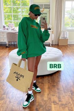 Nike Jordan 1, Lucky Green, Rosie Huntington Whiteley, Hailey Bieber, Jordan 1 Retro High