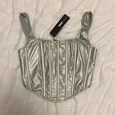 Nwt Silver Corset With Zip Closure Metallic Tops For Women, Silver Long Sleeve Top, Silver Corset Outfit, Silver Corset Top, Corset Aesthetic, Silver Corset, Anna Clara, Quinceañera Ideas, Silver Shirt