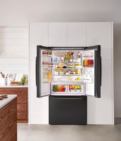 Technical Overview Overall Appliance Dimensions (HxWxD) (in) 72 " x 35 5/8 " x 27 13/16 " Required Cutout Size (HxWxD) (in) 72 IN x 36 IN x 25 IN True Refrigerator, Bosch 800 Series, Built In Coffee Maker, Counter Depth French Door Refrigerator, Refrigerator Brands, Bosch Appliances, Stainless Steel Fridge, Counter Depth, Bottom Freezer