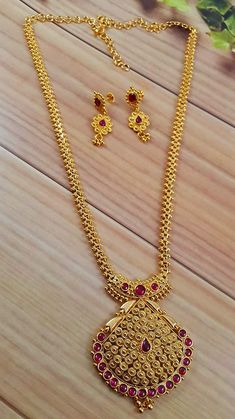 20gms Gold Necklace Designs, Ruby Haram, Haram Necklace Set, 1 Gram Gold Jewellery, Gold Jewelry Outfits, Pearl Jewelry Design, Gold Jewelry Simple Necklace, Gold Mangalsutra Designs, Gold Chain Design