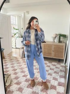 Fall Joggers Outfit, Outfits Aesthetic Comfy, Comfy Outfits Aesthetic, Women Joggers Outfit, Sweatpants Outfit Winter, Joggers Outfit Fall, Sweatpants Outfit Fall, Sweatpants Outfit Women, Sweatpants Outfit Aesthetic