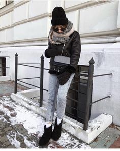 Fall And Winter Outfits, Daily Fashion Inspiration, Shoes Socks, Streetwear Outfit, Sock Shoes, Daily Fashion