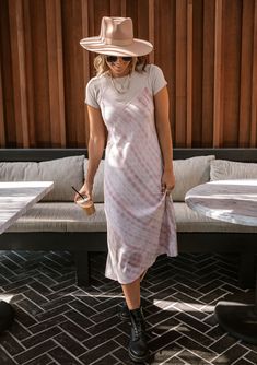 Layered Slip Dress Outfit, Dress Over Tshirt, Layered Slip Dress, Slip Dress Outfit, Dress Layer, Sweater Layering, Midi Slip Dress, Pink Tie, Pink Tie Dye