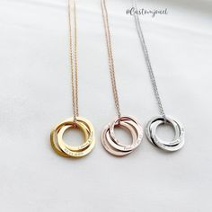 ~ Two / Three / Four / Five / Six Interlocking Circles Necklace ~  Celebrate a special bond with our interlocking ring charm pendant necklace. Choose 2-6 dainty rings to create a unique piece, each engraved with a short message of your choice. The perfect gift for a partner, mother, best friend, or loved one. SPECIFICATIONS * Style: Multiple interlocking ring necklace, allowing multi names / short sentences to be engraved * 2 / 3 / 4 / 5 / 6 rings can be personalised * Material: 18k Gold, Silver Short Sentences, Russian Ring, Interlocking Circle Necklace, Interlocking Ring, Dainty Rings, Engraved Ring, Zierlicher Ring, Family Necklace, Short Message