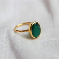 Green Gold Rings, One Stone Earrings Gold, Emerald Ring Simple, Emerald Ring Design, Stone Ring Design, Emerald Stone Rings, Engagement Ring Dainty, Green Stone Ring