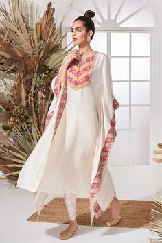 Shop for Stotram White Dupion Silk Chevron Embroidered Kaftan And Pant Set for Women Online at Aza Fashions Pakistani Maxi Dresses, Maharani Designer Boutique, Embroidered Kaftan, Pakistani Salwar, Salwar Kameez Online, Pakistani Salwar Kameez, Pantsuits For Women, Dupion Silk, Boutique Dress Designs