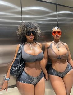 Shannade Clermont, Cute Imvu Baddies, Clermont Twins, Modest Fits, Black Women Makeup, Bella Twins, Cute Friend Photos, Baddie Makeup, Women In Lingerie