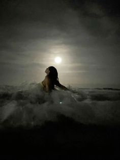 Aphrodite Worship, Full Moon Ocean, Eden Rain, Moon Ocean, Siren Aesthetic, Mermaid Moon, Dark Mermaid, Siren Mermaid, Mermaid Aesthetic