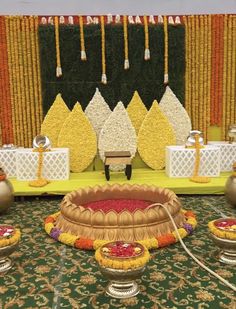 Saree Function Decoration Ideas, Mangalsnanam Decor, Half Saree Function Decoration Ideas, Half Saree Function Decoration, Saree Function Decoration, Function Decoration Ideas, Haldi Design, Mangala Snanam, Haldi Decorations