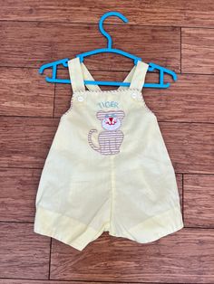 So sweet! No size tag looks best for newborn see measurements possibly 3 months  12.5" should to saddle (right before snaps) 13" complete length  Elastic back waist begins at 7.5" will stretch larger  In good condition with an untreated spot, elastic in legs is currently holding form, no bounce left  ✨Please see all photos,measurements and description as I do not accept returns. Best to see all measurements, vintage normally runs small, there are times where it runs generous or true to size. If Fitted Sleeveless Jumpsuits And Rompers For Playwear, Fitted Sleeveless Onesie For Playtime, Fitted Sleeveless Summer Onesie, Summer Bib Front Jumpsuits And Rompers For Playtime, Summer Jumpsuits And Rompers With Bib Front, Fitted Sleeveless Onesie For Beach, Sleeveless Summer Overalls For Playtime, Spring Sleeveless Overalls For Playtime, Baby Tiger