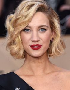 Haircuts Designs, Yael Grobglas, Curly Bridal Hair, Glamorous Wedding Hair, Bob Wedding Hairstyles, Rose Mciver, Graduated Bob Haircuts, Faux Bob, Hairstyle Girl