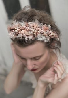 Tiara Floral, Luxury Headbands, Forest Jewelry, Bohemian Decoration, Beautiful Tiaras, Head Gear, Head Pieces, Pearl Headband