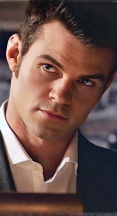 Daniel Gillies Selfie, United Wallpaper, Famous Men, Smash Book, Vampire Diaries