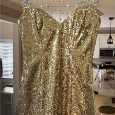 Nwt Tony Bowls Gala Dress Golden 8 Fancy Party Dress Open Back Golden Everywhere Fully Lined And Sparkly Details Everywhere It’s A Statement Floor-length Dress For Homecoming And Party Season, Floor-length Dresses For Homecoming And Party Season, Floor-length Dresses For Homecoming Party Season, Gold Prom Dress With Sweetheart Neckline, Gold Floor-length Dress For Homecoming, Gold Floor-length Homecoming Dress, Fitted Gold Evening Dress For Homecoming, Gold Mini Dress With Sweetheart Neckline For Party Season, Fitted Mini Dress For Prom And Festive Occasions