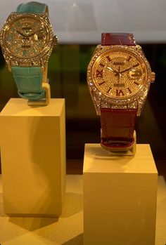 Rolex Jewelry, Best Housewarming Gifts, Custom Bling, Dragon Bracelet, David Webb, Wrist Wear, Vs Diamond, Mens Fashion Suits, Rolex Daytona