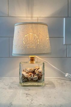 Seashell Table Lamp Seashell Room Aesthetic, Small Beach Bedroom Ideas, Seaglass Lamp, Shell Room Decor, Shells Aesthetics, Seashell Decor Ideas, Beach Decor Bedroom, Sea Shell Lamp, Beachy House Decor