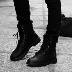 Black Military Boots, Mens Winter Shoes, Combat Boots Men, Mode Shoes, Man In Black, High Top Boots, Winter Ankle Boots